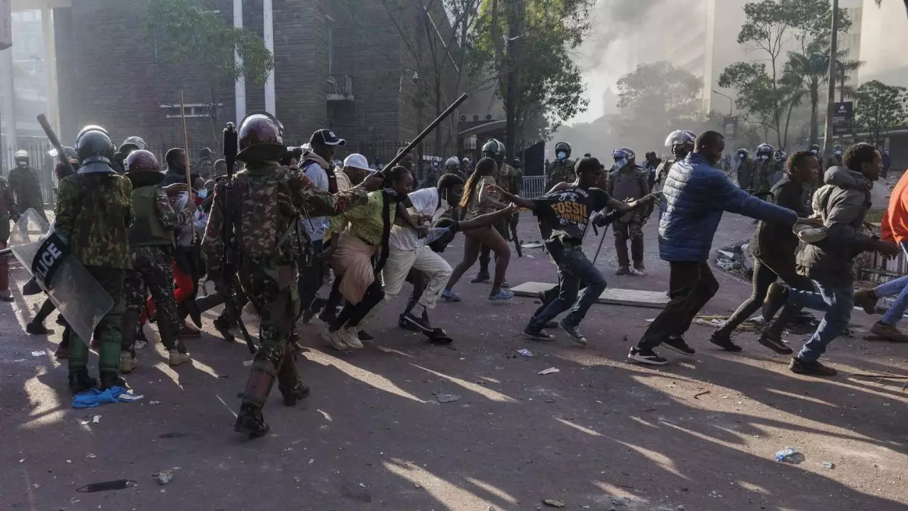 Aprueban el despliegue del Ejército para contener protestas en Kenia