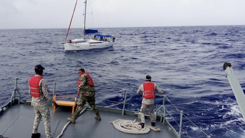 Autoridades dominicanas rescatan a 4 extranjeros estaban a la deriva