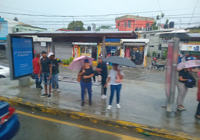 Onda tropical traerá fuertes lluvias para este martes