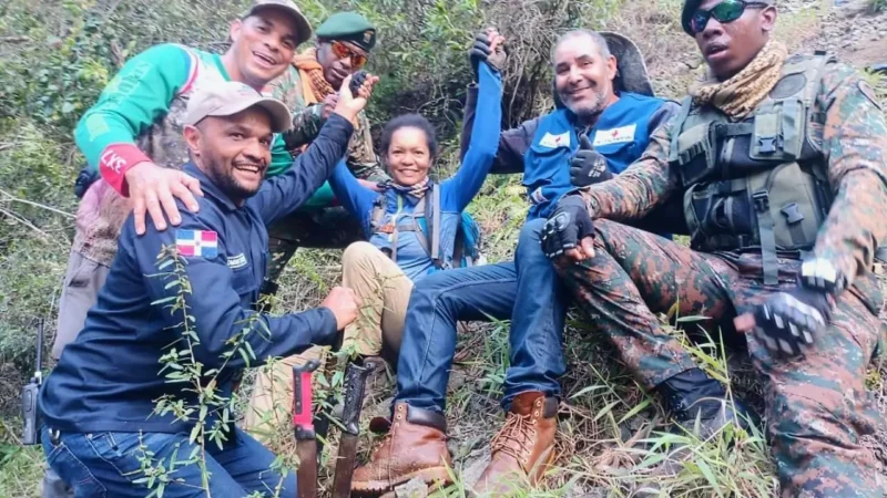 «Hice el letrero con papel de baño y piedras para que pudieran encontrarme”, relató senderista