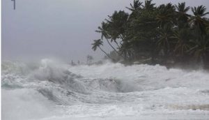 COE aconseja no ir a costas del Sur a observar el gran oleaje