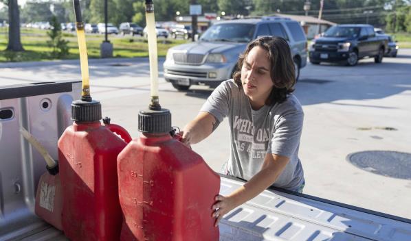 Millones de personas en Houston enfrentan falta de electricidad y ola de calor por el paso de Beryl