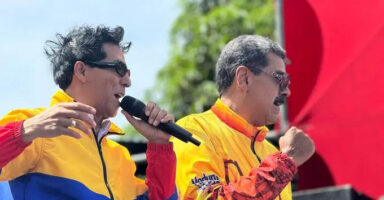 Bonny Cepeda se desmaya durante mitín en apoyo a Nicolás Maduro