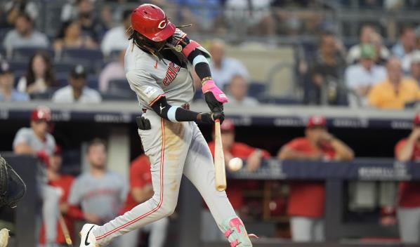 Rojos superan 5-4 a Yankees, con jonrón y triple de De la Cruz