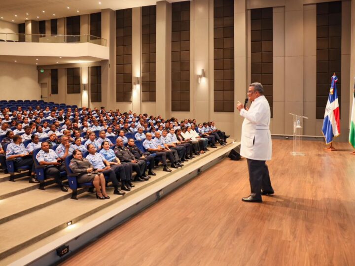 Policía Nacional a través de la Dirección de Sanidad, ofrece charla de Salud Mental a agentes de la Policía Escolar