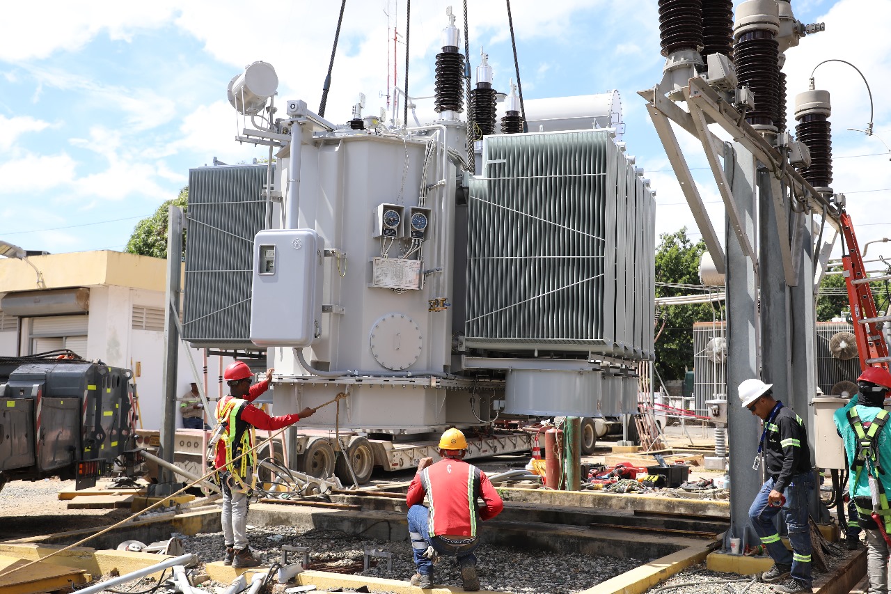 EDEEste anuncia la instalación de un nuevo transformador en la subestación de Yamasá