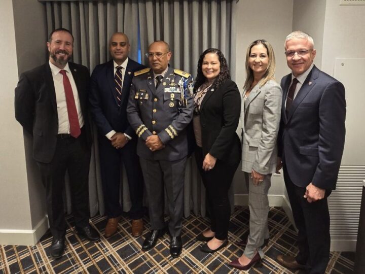 Director PN sostiene encuentro con el secretario de Seguridad de Puerto Rico para fortalecer cooperación internacional